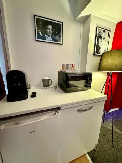 Experience Cinema Immersif Dans Appartement Renove Pres De Montmartre Parijs Buitenkant foto