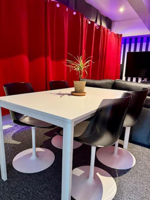 Experience Cinema Immersif Dans Appartement Renove Pres De Montmartre Parijs Buitenkant foto